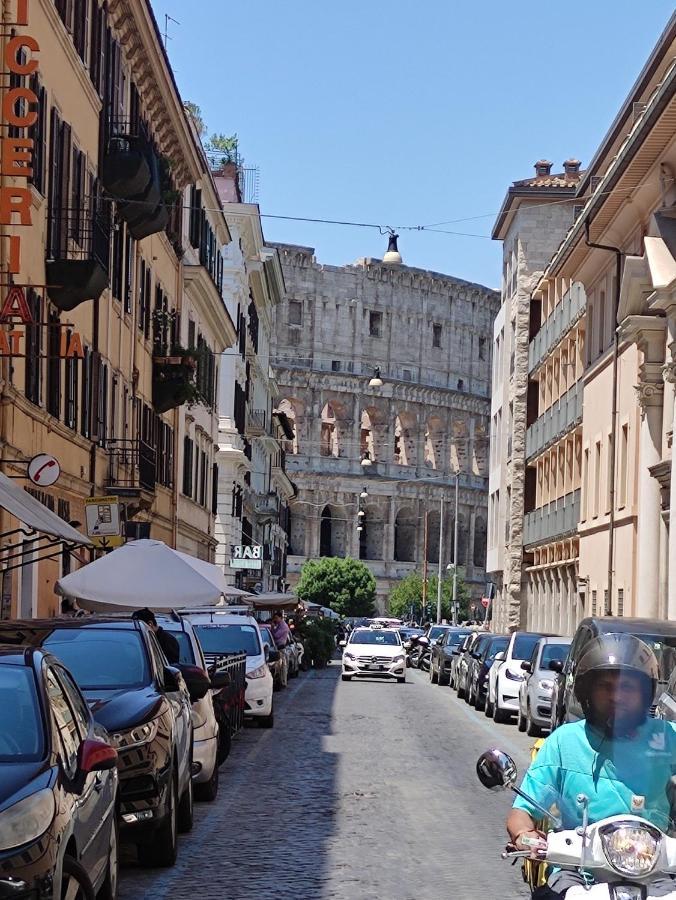 150 M Dal Colosseo - Appartamento Minerva Řím Exteriér fotografie